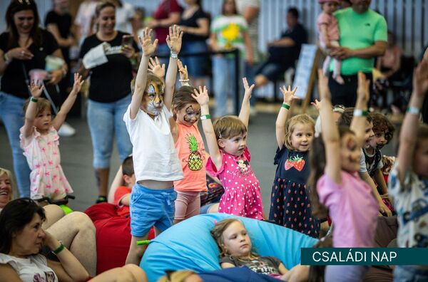 csládi nap